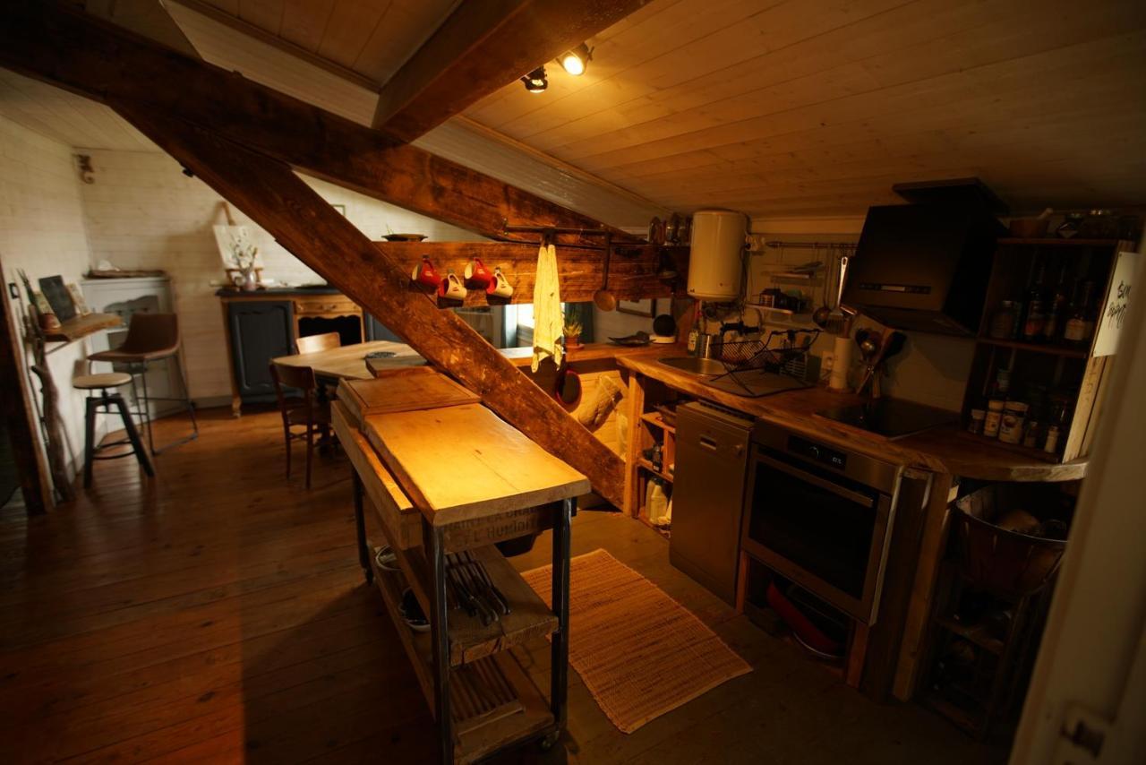 Le Refuge Ceretan, Grand Et Bel Appartement Mansarde En Plein Centre Buitenkant foto